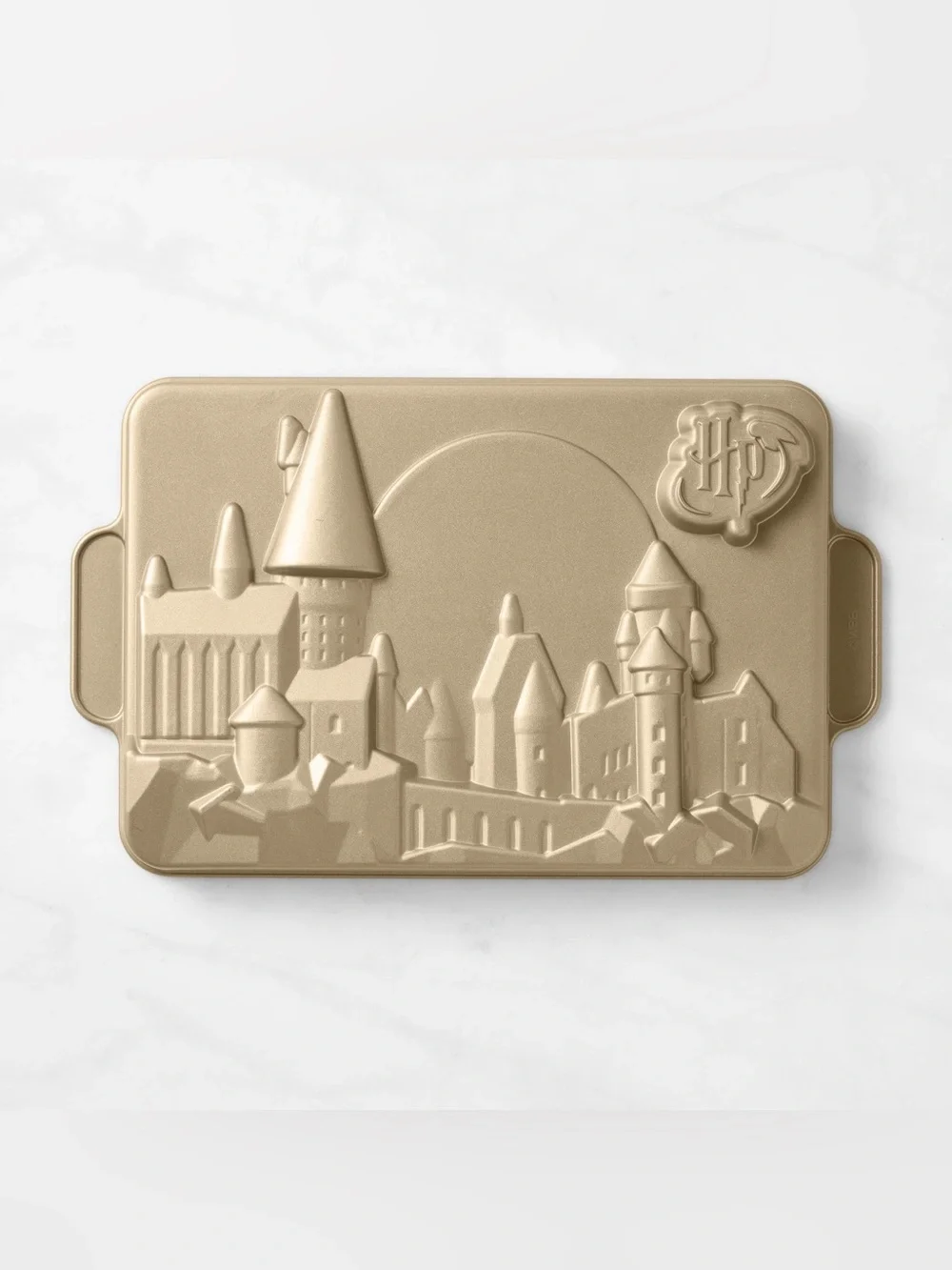 Williams Sonoma Harry Potter Hogwarts Castle Cast Aluminum Cake Pan 13x9 NWT